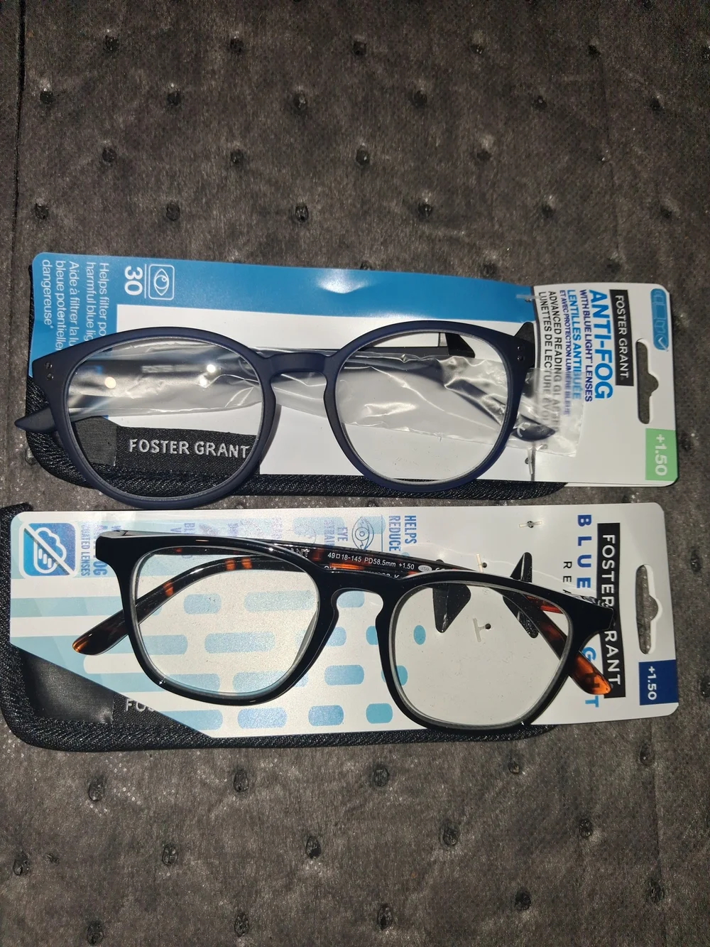 The 4 Pack Foster Grant Blue Light Readers with +1.50 strength offer unisex